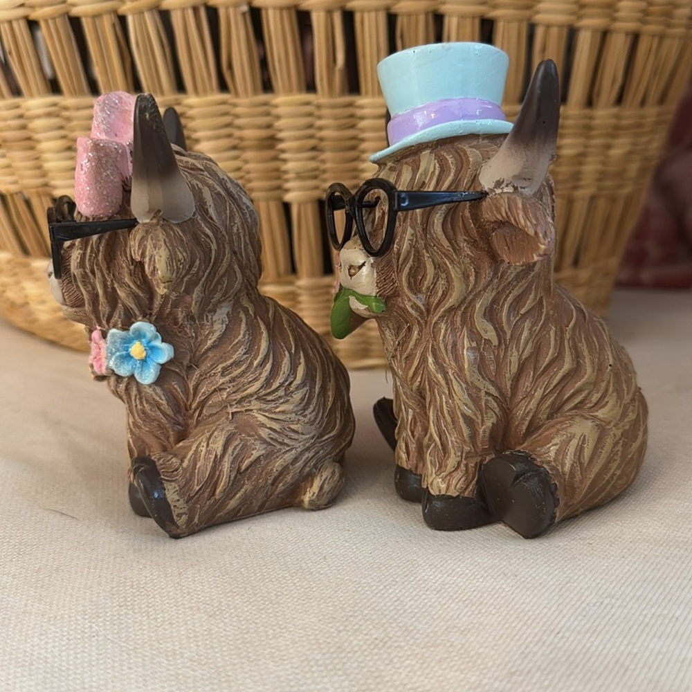 Highland cow Valentine’s Day pair love table top decor couple Easter - Picture 4 of 7